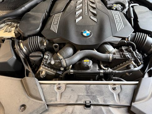 Used 2020 BMW M550i xDrive w/ Executive Package AWD/4WD image 16