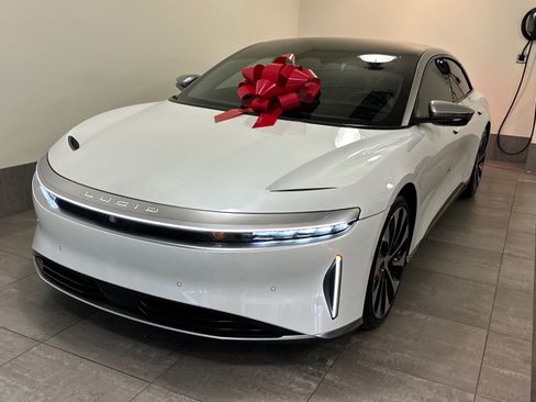 Used 2022 Lucid Air Grand Touring image 1