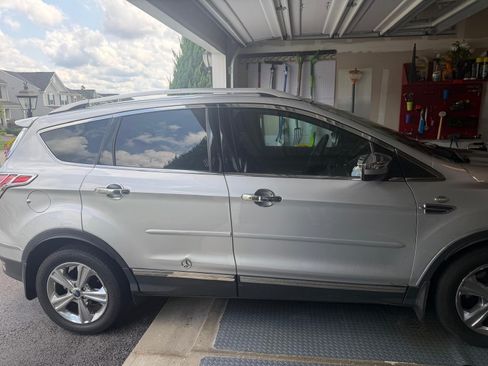 Used 2015 Ford Escape SE w/ Equipment Group 201A FWD image 8