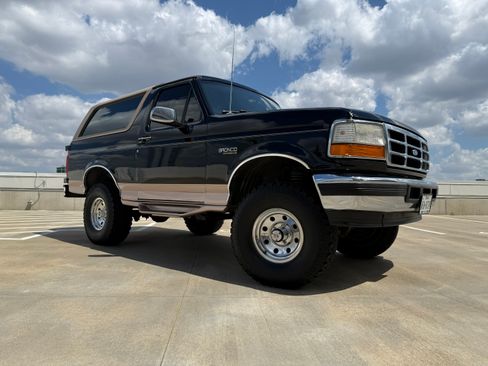 Used 1996 Ford Bronco image 4