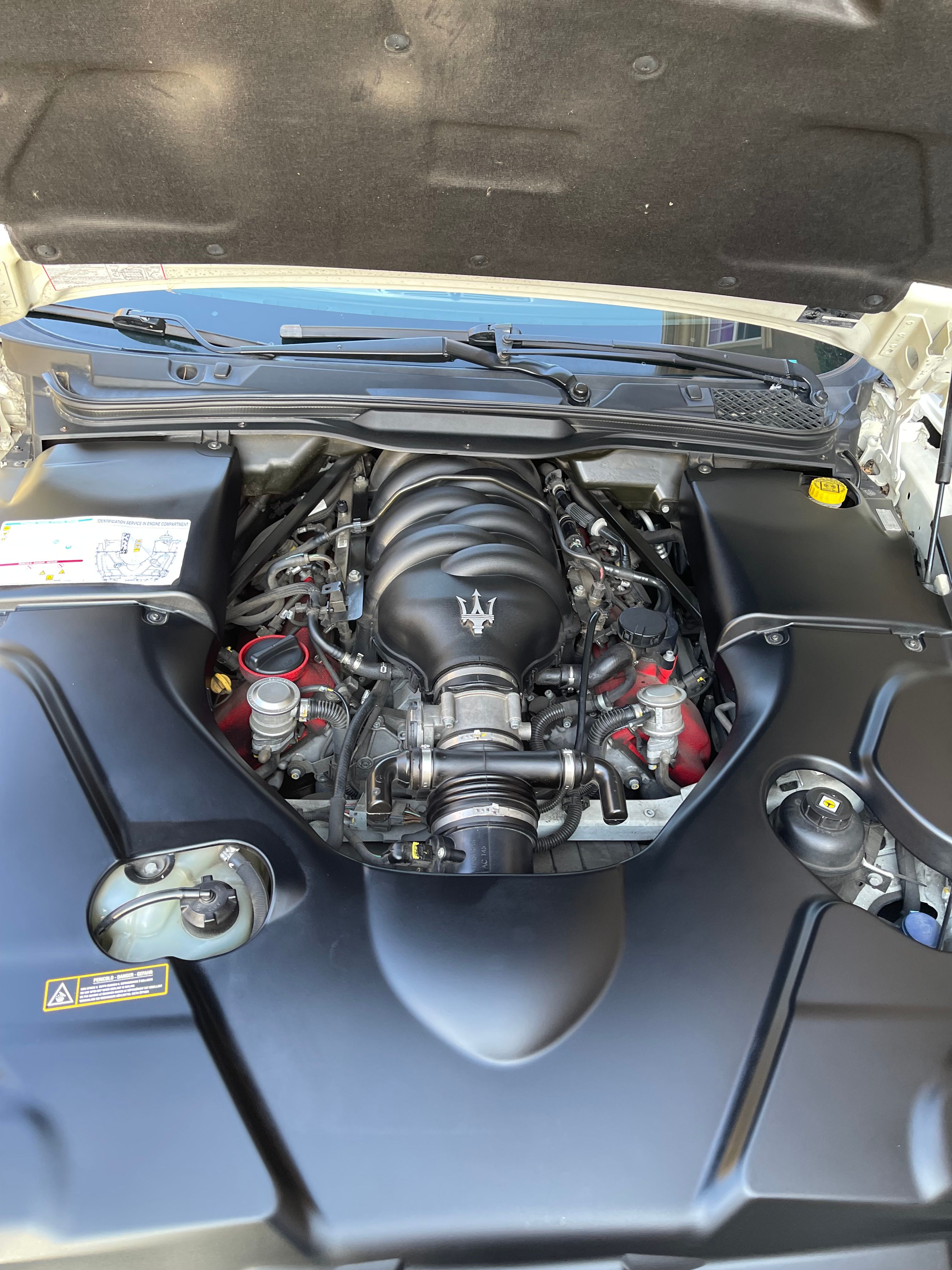Used 2012 Maserati GranTurismo Convertible RWD image 16
