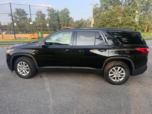 Used 2019 Chevrolet Traverse LT w/ LPO, Cargo Package AWD/4WD image 5