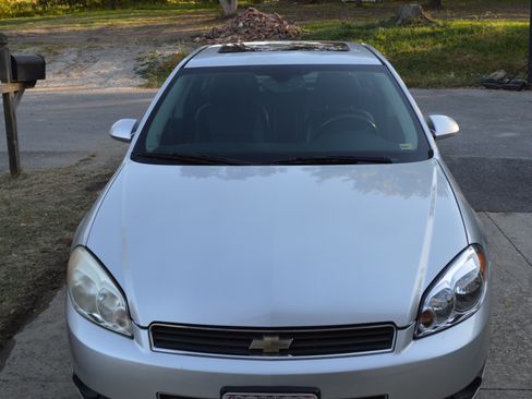 Used 2011 Chevrolet Impala LT w/ Luxury Edition Package image 14