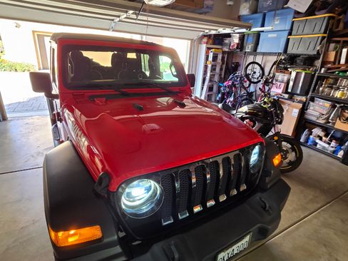 Used 2020 Jeep Wrangler Unlimited Sport image 4