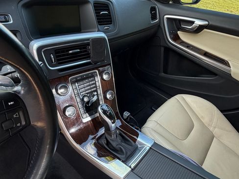 Used 2015 Volvo S60 T6 Premier Plus image 11