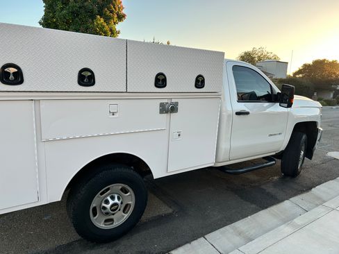 Used 2019 Chevrolet Silverado 2500 W/T w/ WT Convenience Package AWD/4WD image 5