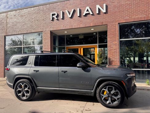Used 2023 Rivian R1S Adventure AWD/4WD image 1