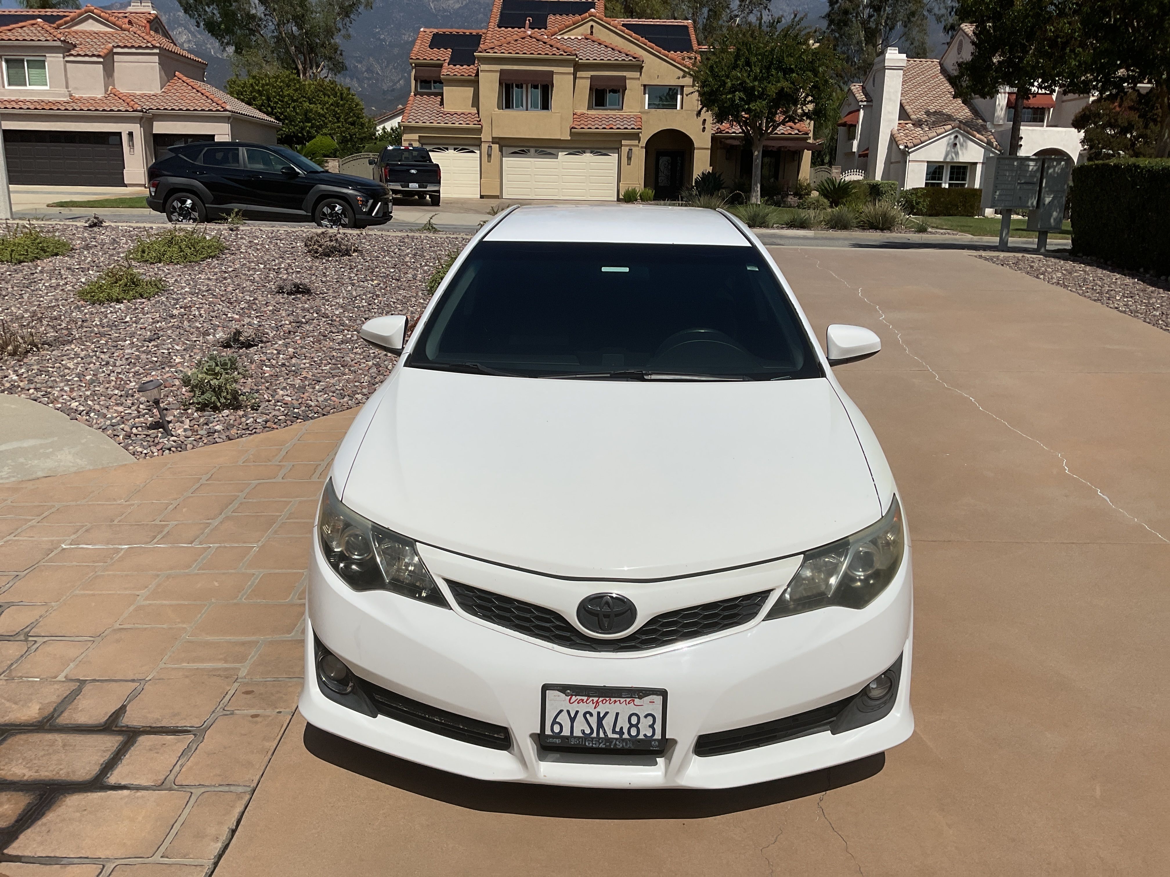 Used 2013 Toyota Camry SE FWD image 1