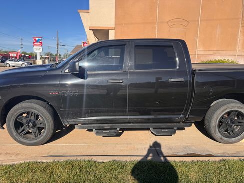 Used 2015 RAM 1500 Express AWD/4WD image 8
