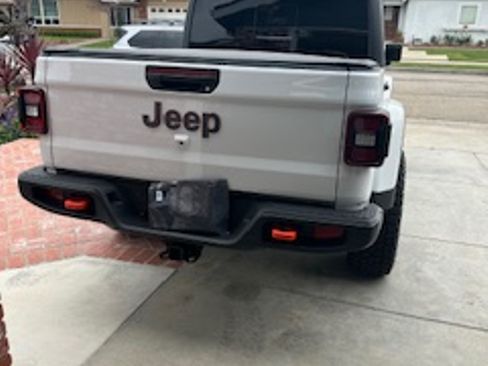 Used 2025 Jeep Gladiator Mojave w/ Convenience Group image 6