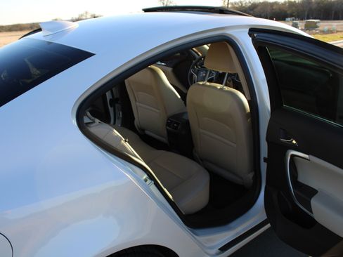 Used 2016 Buick Regal Premium w/ Driver Confidence Package #2 image 17