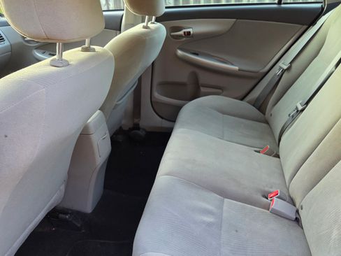Used 2013 Toyota Corolla LE FWD image 21