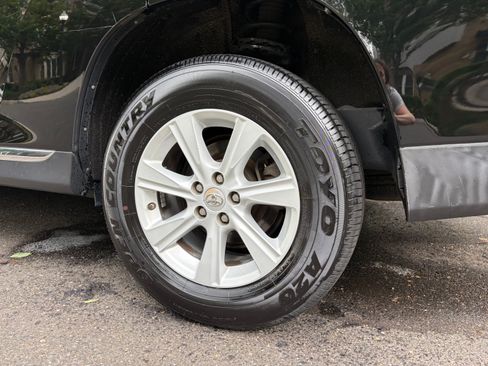 Used 2012 Toyota Highlander FWD image 6