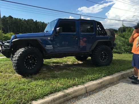 Used 2010 Jeep Wrangler Unlimited Sport AWD/4WD image 5