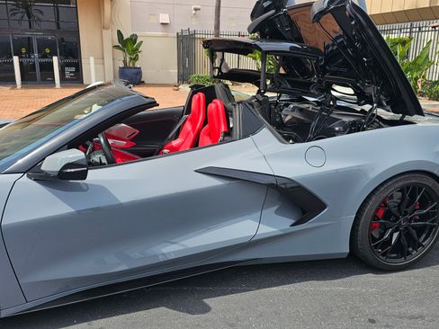 Used 2024 Chevrolet Corvette Stingray Preferred Conv w/ Z51 Performance Package RWD image 25