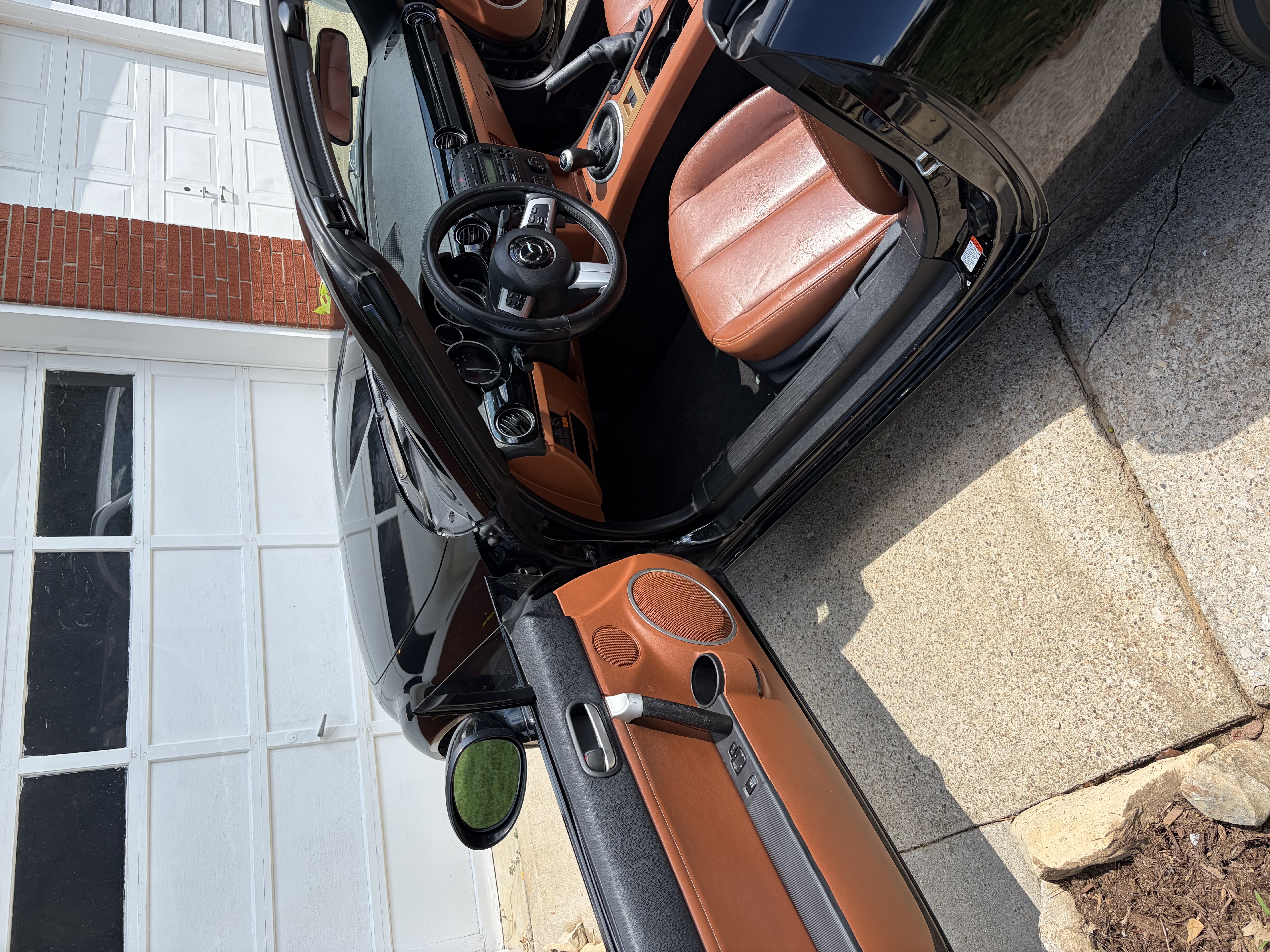 Used 2006 MAZDA MX-5 Miata Grand Touring RWD image 6