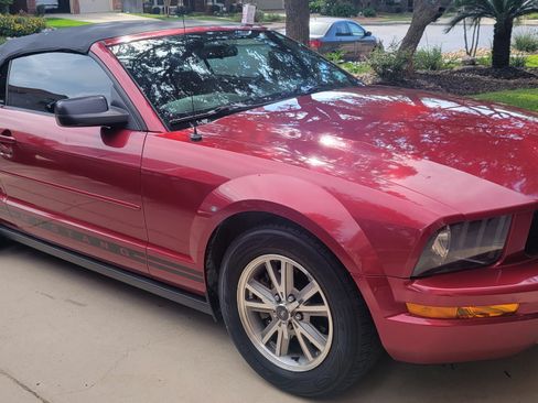 Used 2005 Ford Mustang Premium image 5