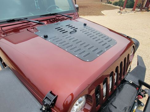 Used 2008 Jeep Wrangler Unlimited Sahara w/ Dual Top Group image 4