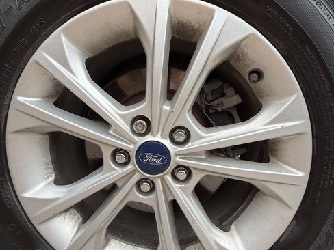 Used 2017 Ford Escape SE w/ SE Cold Weather Package image 5