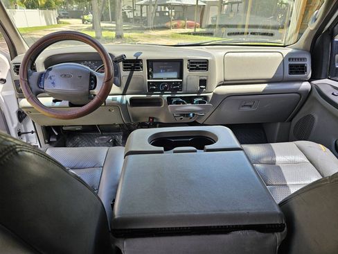Used 2001 Ford F350 2WD Crew Cab DRW Super Duty image 17