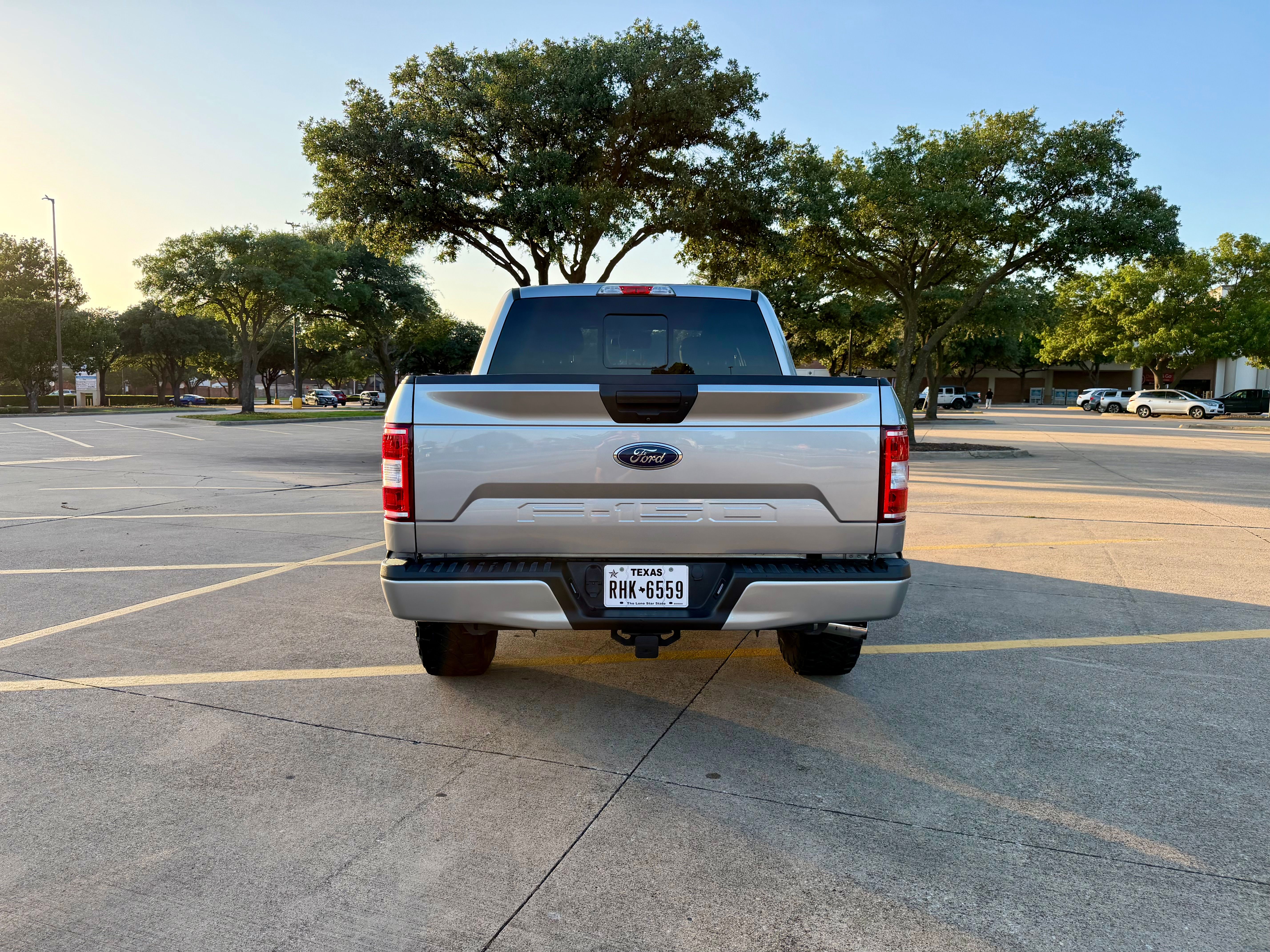 Used 2020 Ford F150 XLT w/ Equipment Group 302A Luxury AWD/4WD image 8
