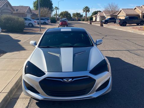 Used 2014 Hyundai Genesis 3.8 image 8