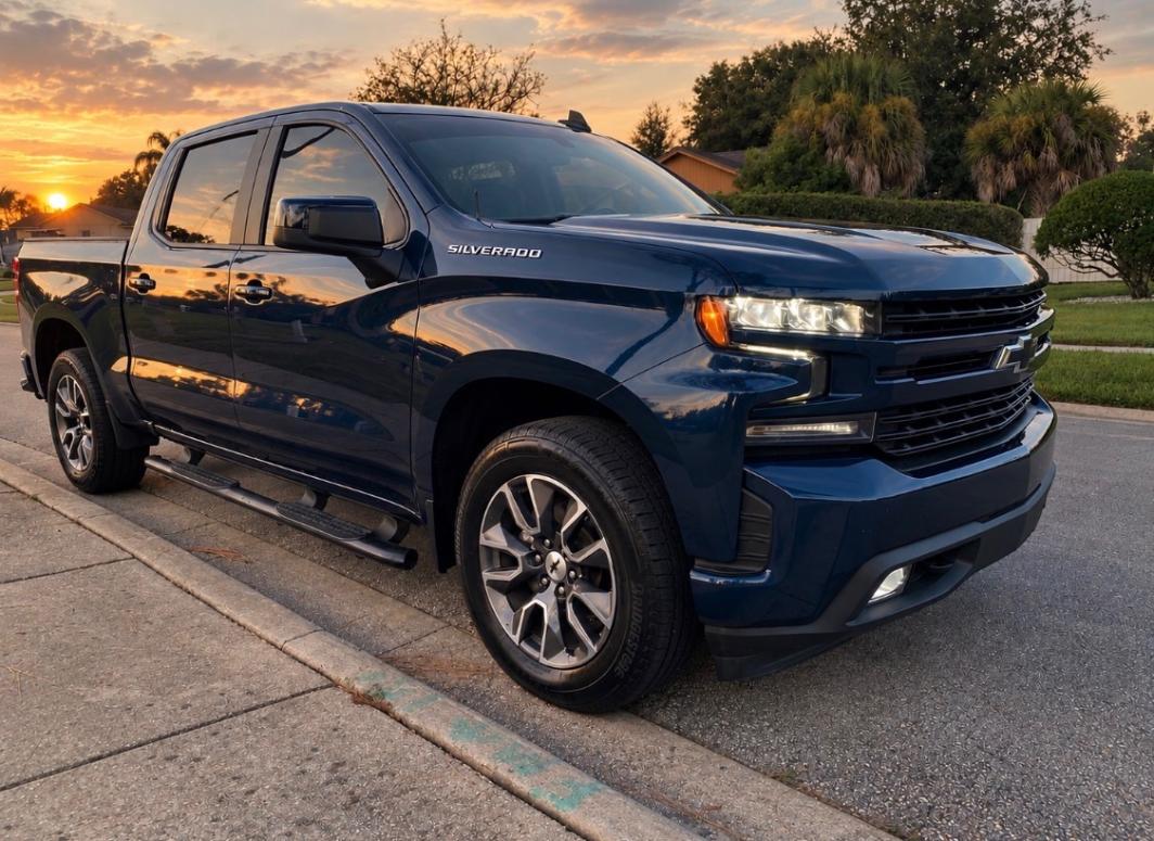 Used 2021 Chevrolet Silverado 1500 RST RWD image 2