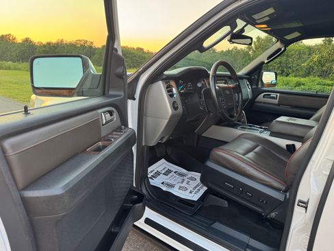 Used 2015 Ford Expedition EL King Ranch AWD/4WD image 15
