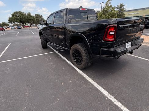 Used 2025 RAM 1500 Big Horn AWD/4WD image 4