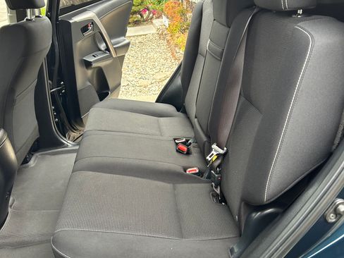 Used 2018 Toyota RAV4 LE AWD/4WD image 20