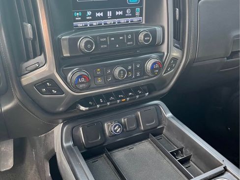 Used 2018 Chevrolet Silverado 1500 LTZ Z71 w/ Redline Edition image 8