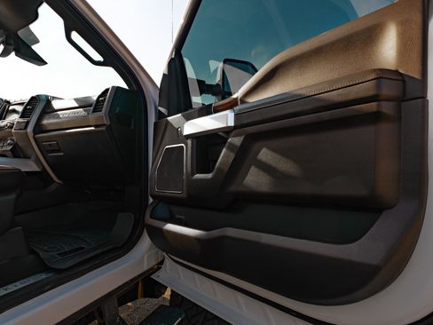 Used 2019 Ford F250 King Ranch w/ King Ranch Ultimate Package image 13