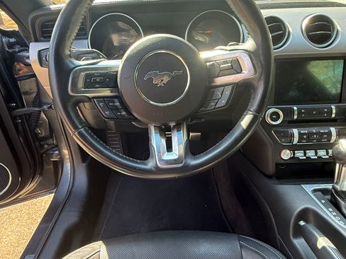 Used 2018 Ford Mustang Premium image 10