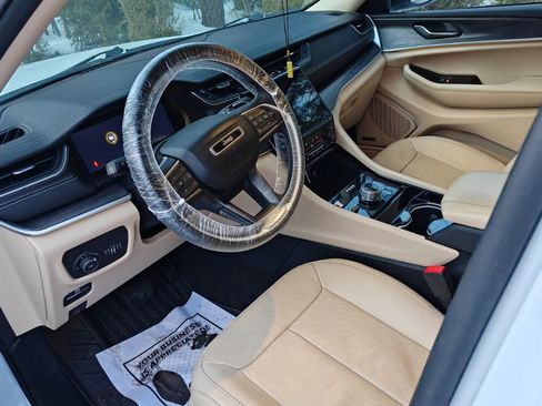 Used 2021 Jeep Grand Cherokee L Limited w/ Luxury Tech Group II image 7