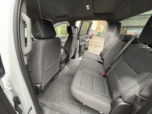 Used 2024 Chevrolet Silverado 2500 Custom w/ Custom Value Package image 11