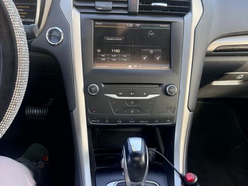 Used 2015 Ford Fusion Energi SE image 12