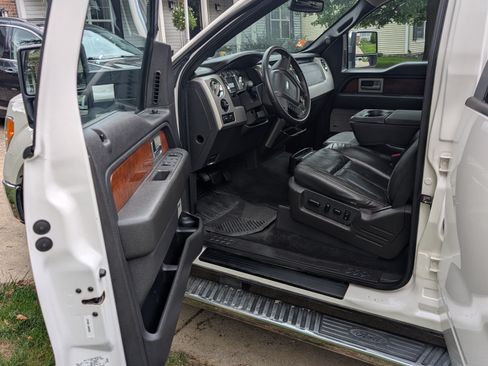 Used 2010 Ford F150 Lariat image 10