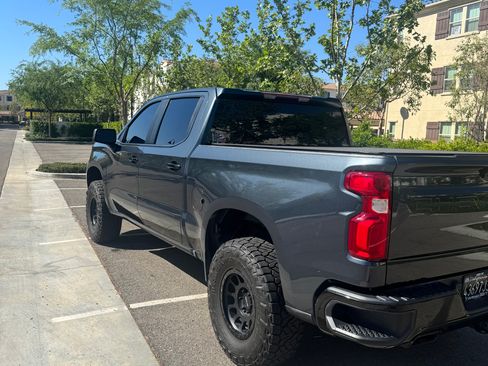 Used 2021 Chevrolet Silverado 1500 LT Trail Boss image 9