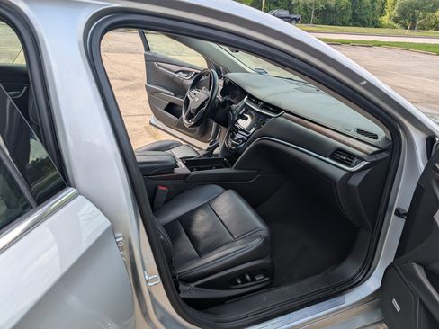 Used 2019 Cadillac XTS Luxury image 13