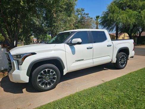 Used 2024 Toyota Tundra Limited AWD/4WD image 5