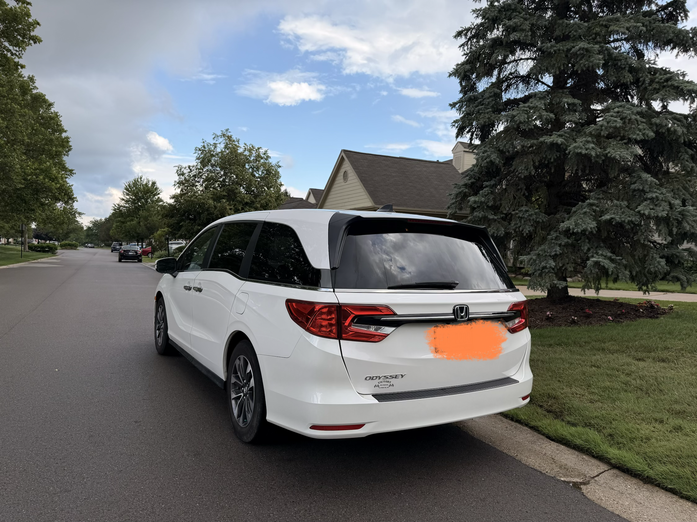 Used 2024 Honda Odyssey EX-L image 2