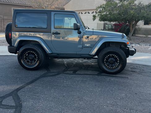 Used 2014 Jeep Wrangler Sahara image 2