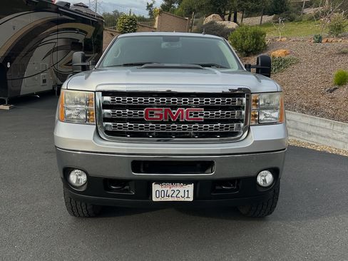 Used 2012 GMC Sierra 2500 SLE w/ SLE Preferred Package image 8