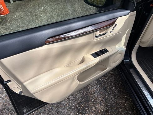 Used 2013 Lexus ES 350 w/ Luxury Pkg FWD image 15