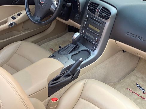 Used 2006 Chevrolet Corvette Convertible w/ Preferred Equipment Group RWD image 15