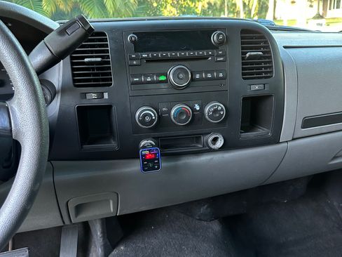 Used 2008 Chevrolet Silverado 1500 W/T w/ Towing Package image 13