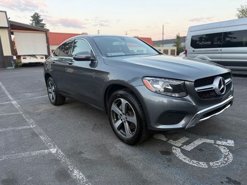 Used 2017 Mercedes-Benz GLC 300 GLC 300 4MATIC Sport Utility 4 image 8