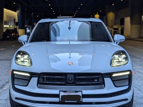 Used 2023 Porsche Macan S image 30