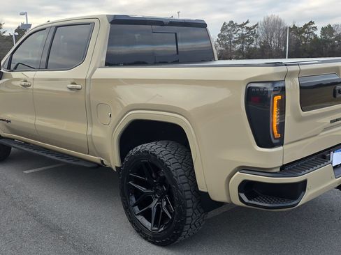 Used 2022 GMC Sierra 1500 AT4X image 5