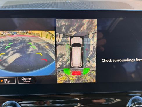 Used 2023 Nissan Armada SL image 29